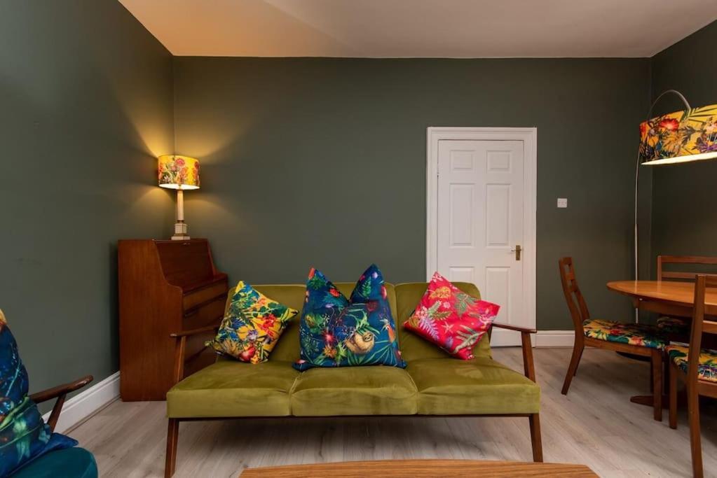 Peaceful Home From Home - Spacious 3 Bedroom House Accommodating 7 - Ideal For Families And Workers 盖茨黑德 外观 照片