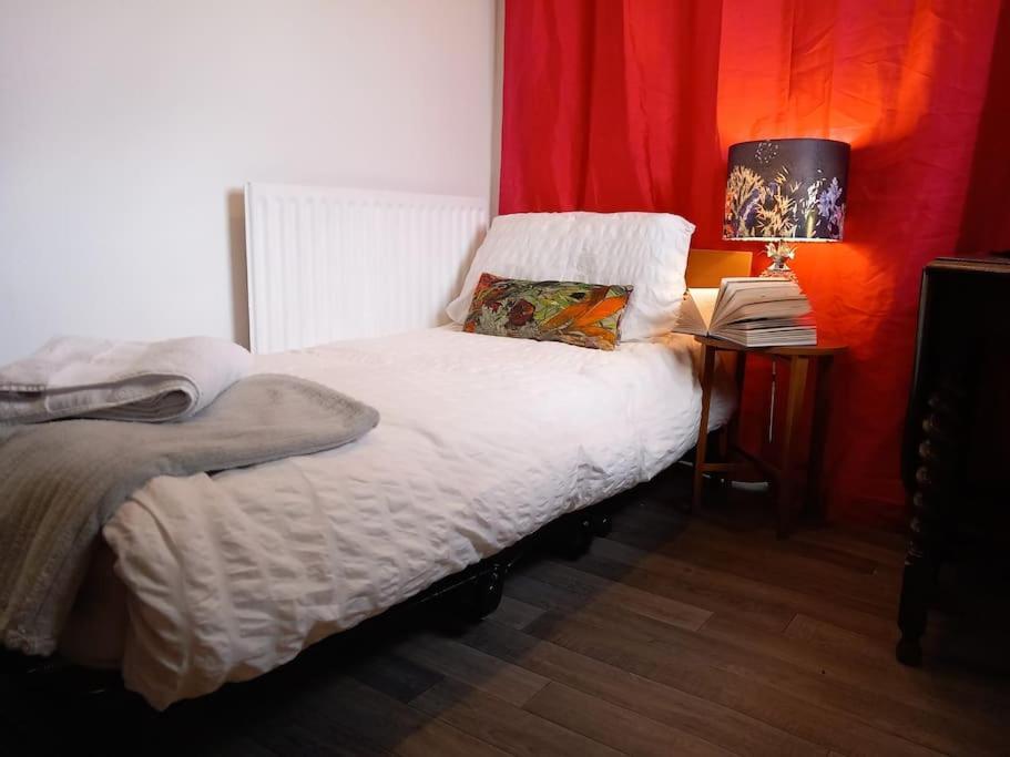 Peaceful Home From Home - Spacious 3 Bedroom House Accommodating 7 - Ideal For Families And Workers 盖茨黑德 外观 照片