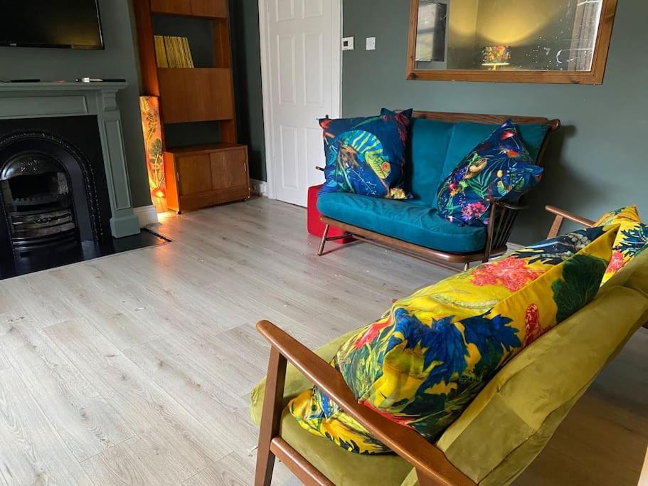 Peaceful Home From Home - Spacious 3 Bedroom House Accommodating 7 - Ideal For Families And Workers 盖茨黑德 外观 照片