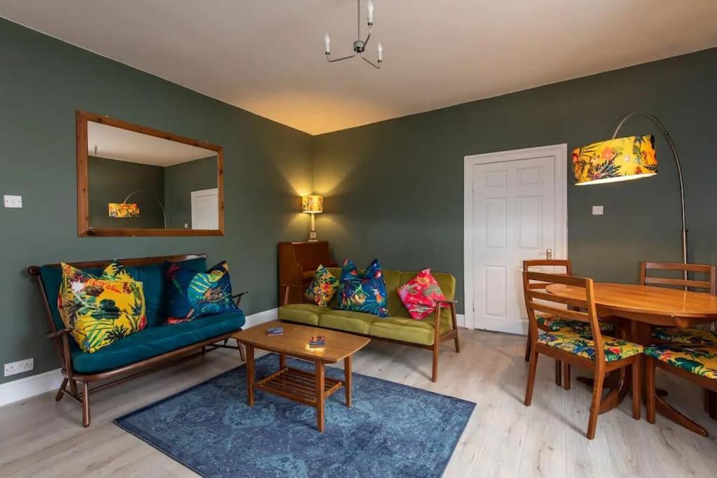 Peaceful Home From Home - Spacious 3 Bedroom House Accommodating 7 - Ideal For Families And Workers 盖茨黑德 外观 照片