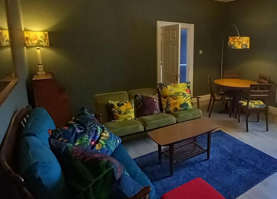 Peaceful Home From Home - Spacious 3 Bedroom House Accommodating 7 - Ideal For Families And Workers 盖茨黑德 外观 照片
