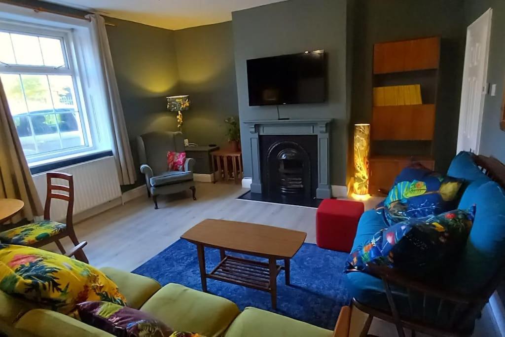 Peaceful Home From Home - Spacious 3 Bedroom House Accommodating 7 - Ideal For Families And Workers 盖茨黑德 外观 照片