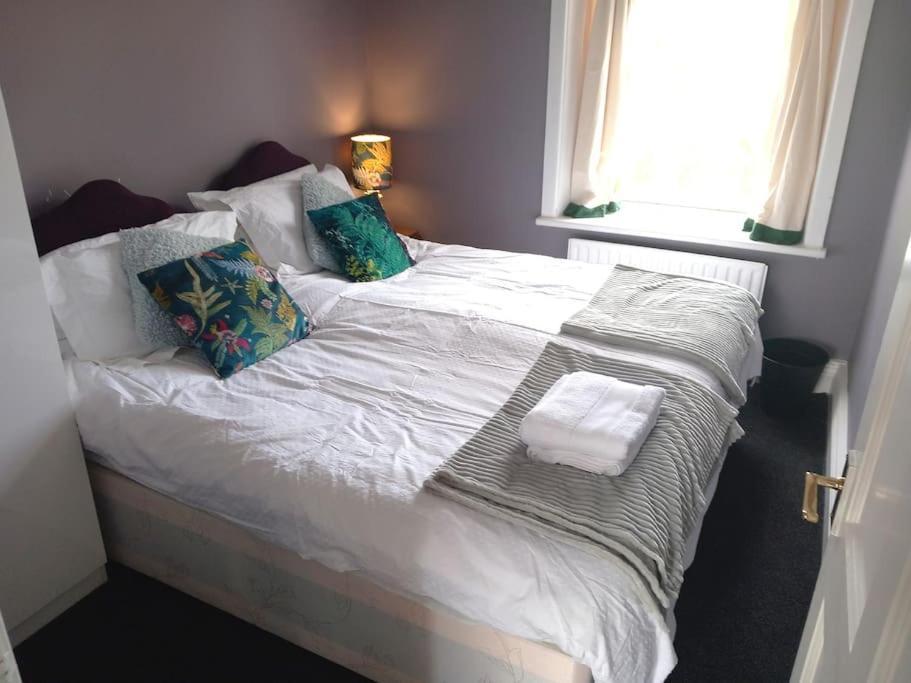 Peaceful Home From Home - Spacious 3 Bedroom House Accommodating 7 - Ideal For Families And Workers 盖茨黑德 外观 照片